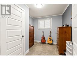 251 HIGHVIEW CRESCENT - 26