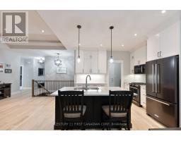 52 KEMP CRESCENT N - 12