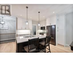 52 KEMP CRESCENT N - 13
