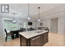 52 KEMP CRESCENT N - 16