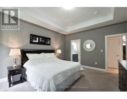 52 KEMP CRESCENT N - 26
