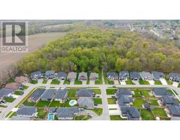 52 KEMP CRESCENT N - 31