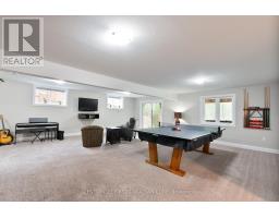 52 KEMP CRESCENT N - 36