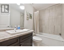 52 KEMP CRESCENT N - 42