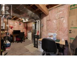 52 KEMP CRESCENT N - 44