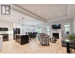 52 KEMP CRESCENT N - 8