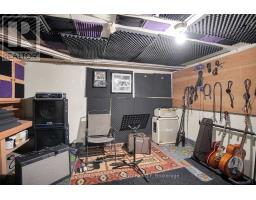 825 RIVERSIDE DRIVE - 29