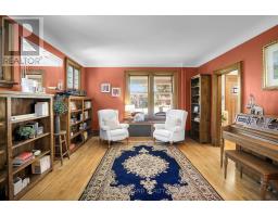825 RIVERSIDE DRIVE - 6