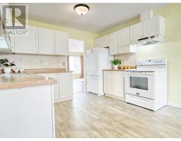 14 - 100 STROUD CRESCENT - 13