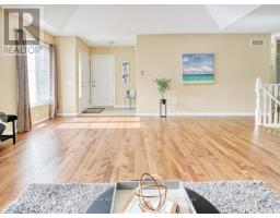 14 - 100 STROUD CRESCENT - 4