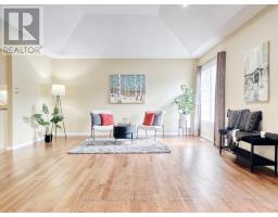 14 - 100 STROUD CRESCENT - 7
