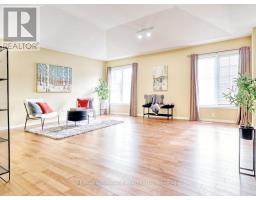 14 - 100 STROUD CRESCENT - 8