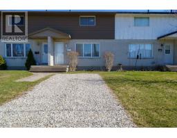 215 BEATTIE STREET - 2