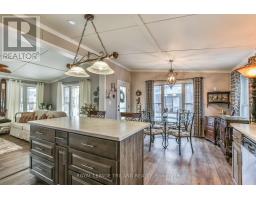 76 - 22790 AMIENS ROAD - 16
