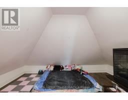 245 SYDENHAM STREET E - 16