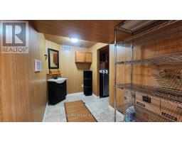 942 CHIPPEWA DRIVE - 32