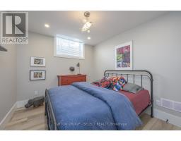 185 COMMISSIONERS ROAD E - 32