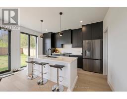 5 HARTLAND CIRCLE - 11