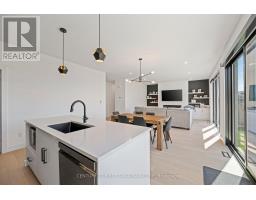 5 HARTLAND CIRCLE - 14