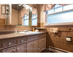 2 RUSKIN COURT - 16