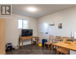 2 RUSKIN COURT - 26