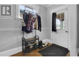 47 BARWICK STREET - 12