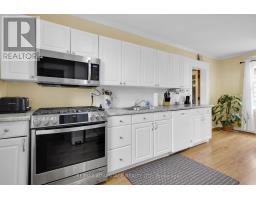 47 BARWICK STREET - 20