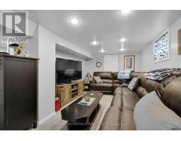 47 BARWICK STREET - 34