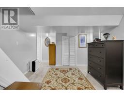 47 BARWICK STREET - 35