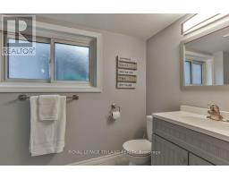 44 TWEED CRESCENT - 33
