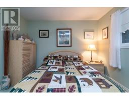 10 HIDDEN VALLEY DRIVE - 25