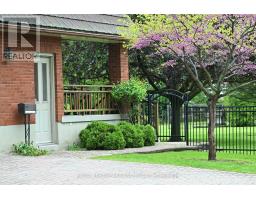 6 SIFTON STREET - 32