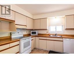 10 BARRYDALE CRESCENT - 17
