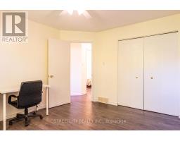 10 BARRYDALE CRESCENT - 25