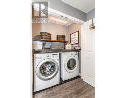 49 - 70 TANOAK DRIVE - 39