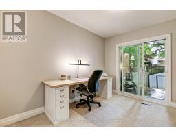 23 WENLOCK CRESCENT - 16