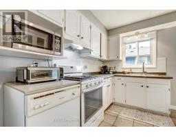 23 WENLOCK CRESCENT - 17