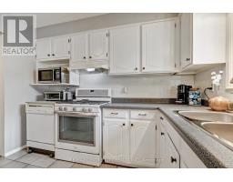 23 WENLOCK CRESCENT - 19