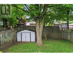 23 WENLOCK CRESCENT - 7