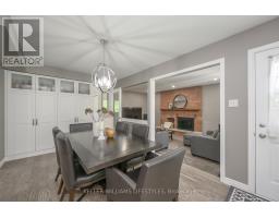 18 THUNDERBIRD CRESCENT - 12