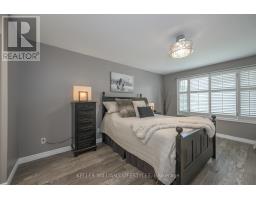 18 THUNDERBIRD CRESCENT - 18