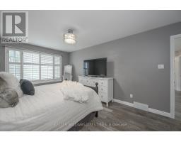 18 THUNDERBIRD CRESCENT - 19