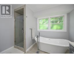 18 THUNDERBIRD CRESCENT - 20