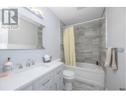 18 THUNDERBIRD CRESCENT - 24