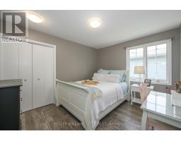 18 THUNDERBIRD CRESCENT - 28