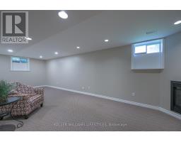 18 THUNDERBIRD CRESCENT - 29