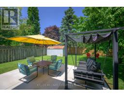18 THUNDERBIRD CRESCENT - 39
