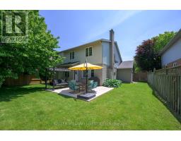 18 THUNDERBIRD CRESCENT - 40