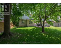 18 THUNDERBIRD CRESCENT - 42