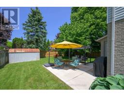 18 THUNDERBIRD CRESCENT - 44